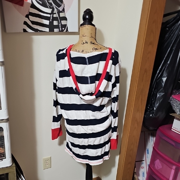 Northcrest Navy Blue and White Striped Top with Red Trim. 3x - Picture 3 of 3